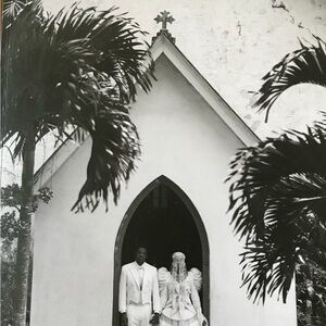 On The Run II tour book